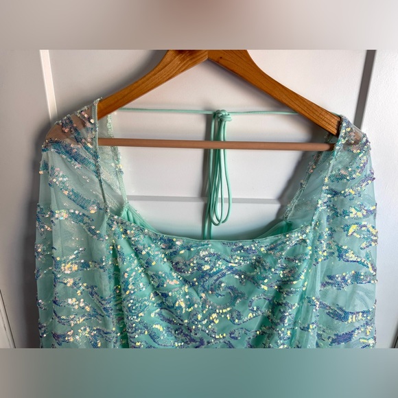 Lucy In The Sky Elly Flare Sleeve Sequin Homecoming Dress in Turquoise L - Picture 11 of 11